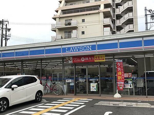 【コンビニエンスストア】 ローソン 大開三丁目店まで162ｍ
