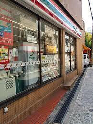 セブンイレブン大阪中津3丁目店 267m