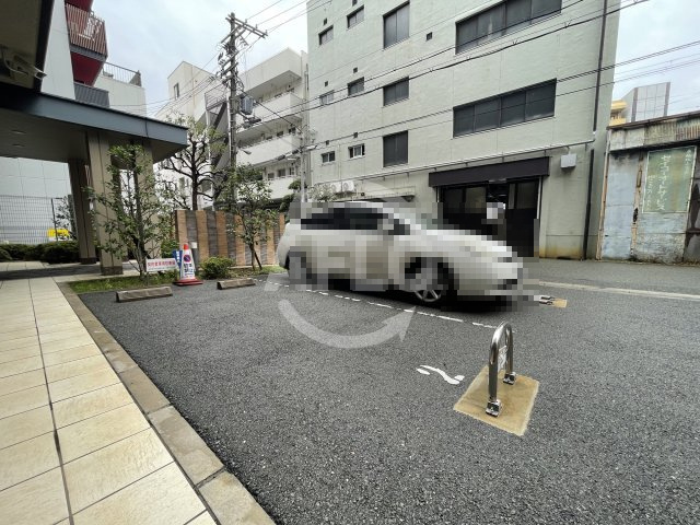 アスヴェル梅田WEST　駐車場