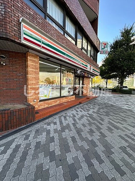 【コンビニエンスストア】セブンイレブン 大阪九条南2丁目店まで328ｍ