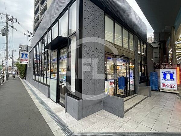 【コンビニエンスストア】ローソン JR塚本駅前店まで560ｍ