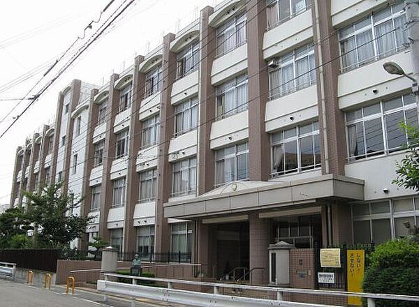 【小学校】柏里小学校まで600ｍ