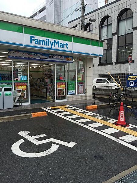 【コンビニエンスストア】ファミリーマート 天六北店まで145ｍ