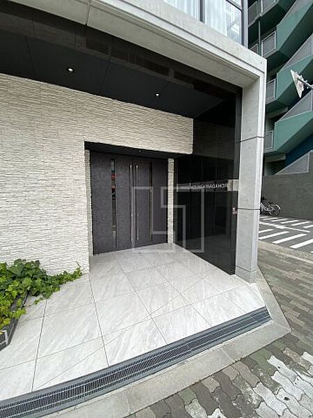 S-RESIDENCE西長堀　エントランス