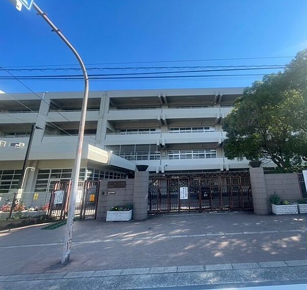 吹田市立第六中学校