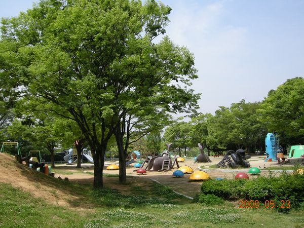 【公園】桃園公園まで858ｍ