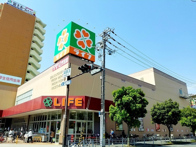 【スーパー】ライフ 堺筋本町店まで512ｍ